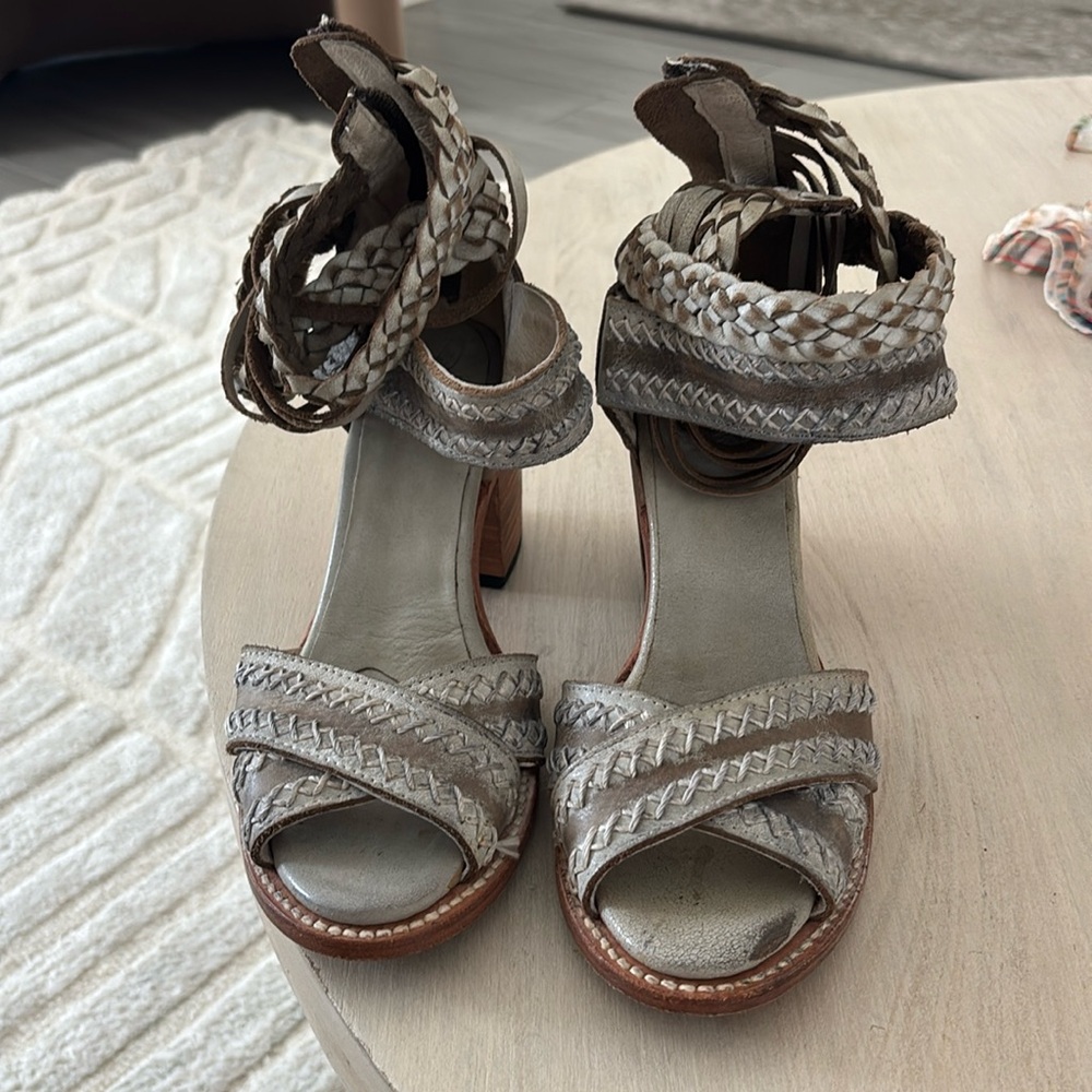 Free birds heels size 7